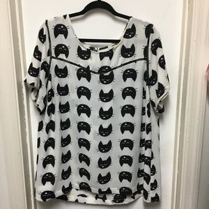 Meraki cat blouse w/ crochet detail & keyhole back